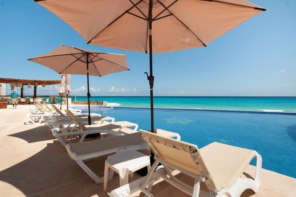 *Turquoise Escape- Beachfront Studio By Casa Paraiso* كانكون المظهر الخارجي الصورة